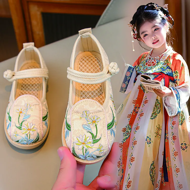 女童民族鞋儿童绣花鞋中国风公主布鞋古风宝宝软底刺绣演出鞋春夏