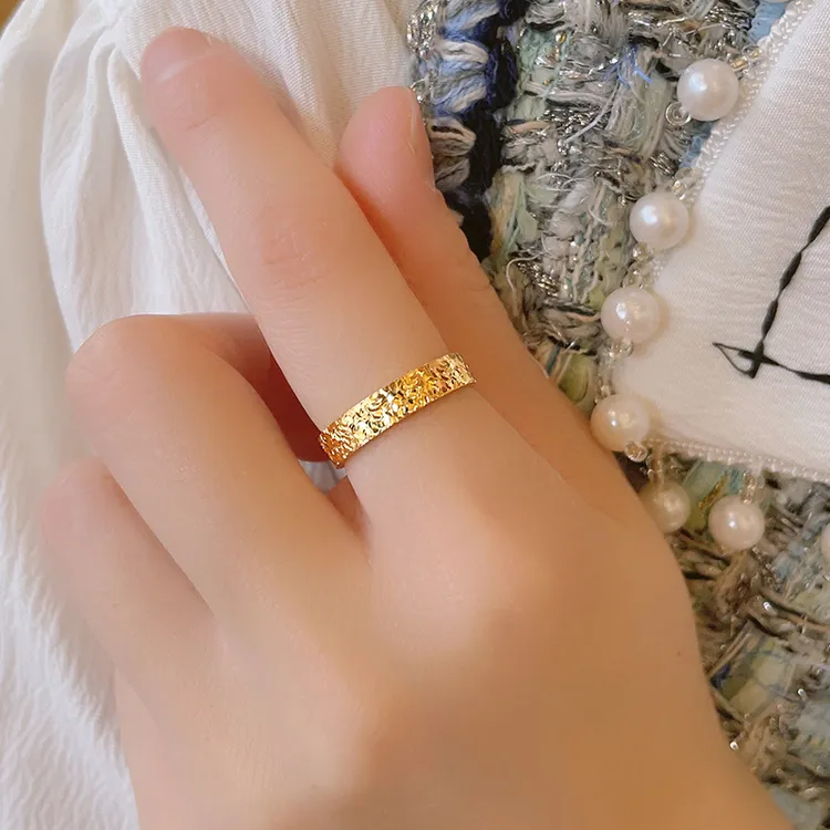 钛钢戒指 素圈金戒指饰品男女小众气质轻奢时尚百搭情侣精致食指