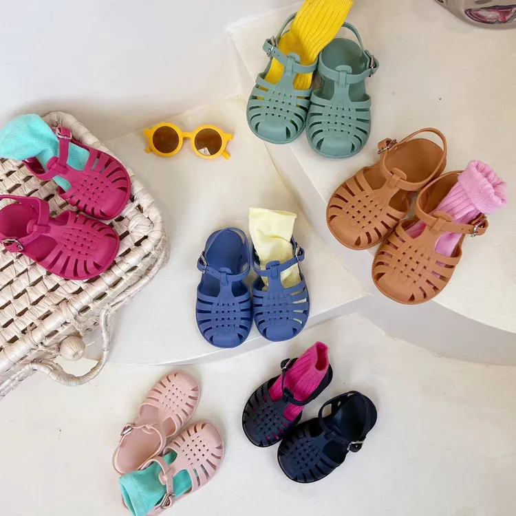 夏季新款亲子果冻鞋男女童包头韩系罗马镂空凉鞋百搭小宝宝踩水鞋