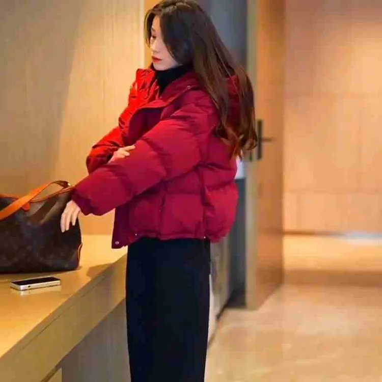 今年流行爆款棉服女2025新款独特别致红色加厚棉衣短外套保暖棉袄