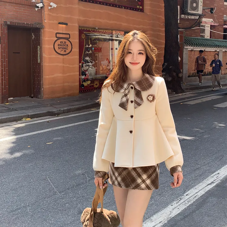 松栗糖心 织物猪原创 千金感娃娃领杏色外套上衣女秋冬格纹半裙