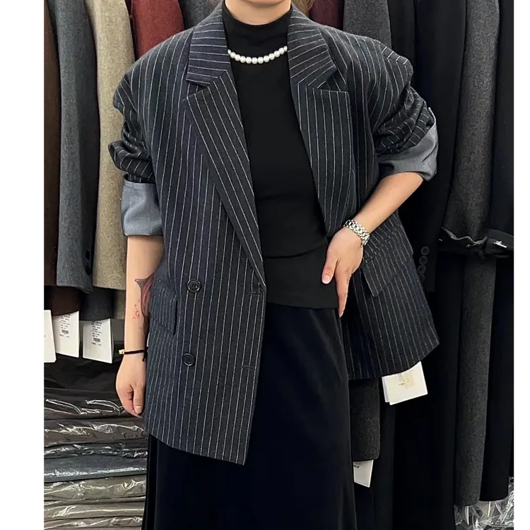 深秋新款时装休闲韩版女装西装外套宽松潮流条纹设计师