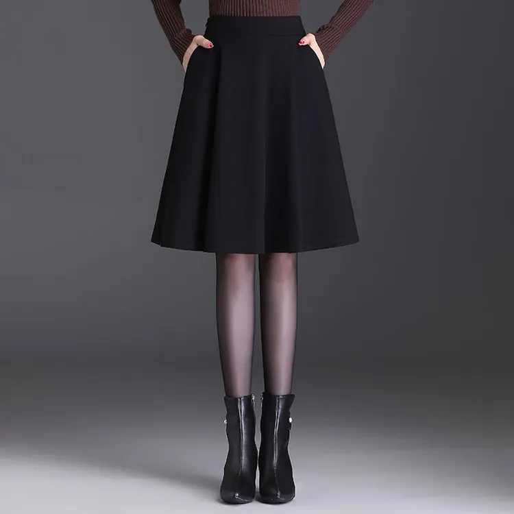 黑色毛呢高腰A字半身裙女秋冬2025新款中长款蓬蓬裙短裙半裙伞裙