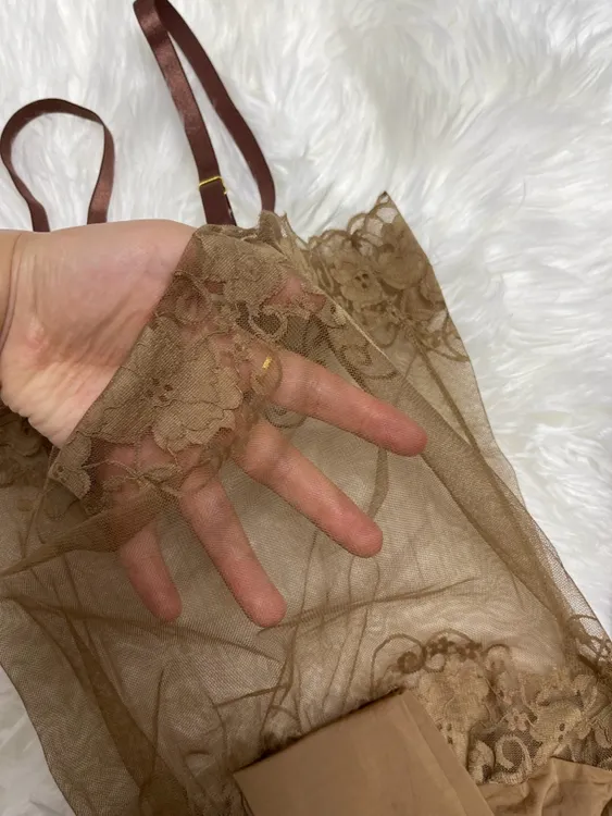蕾丝吊带花纹一体袜