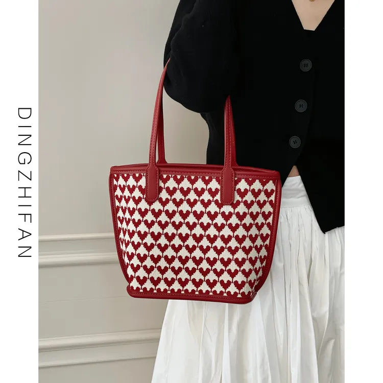 【结婚礼物】DINGZHIFAN/定制范 小众爱心针织子母手提包红色结婚包