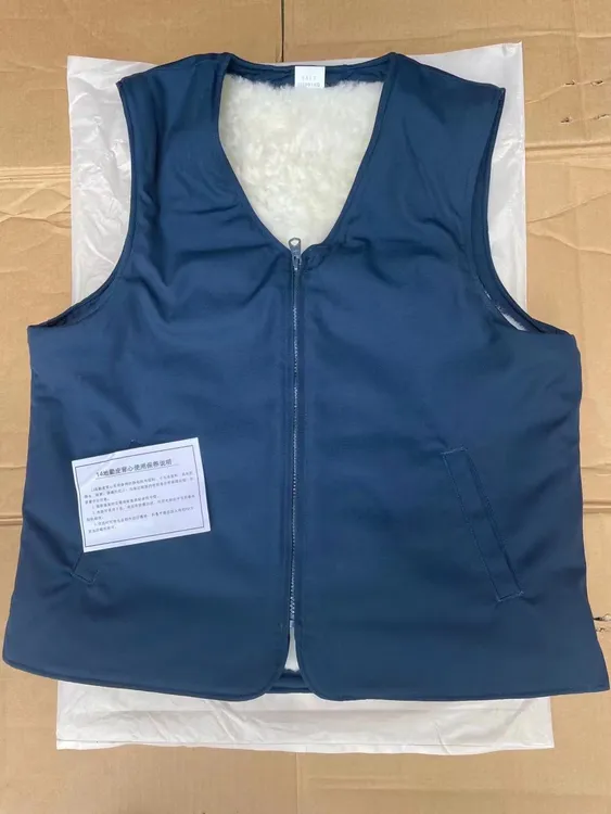 全新皮绒羊毛马甲男士背心冬季防寒保暖坎肩中老年人爸爸服装