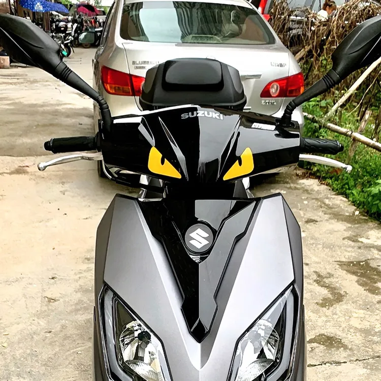 适用于通用摩托车铃木搞怪趣味小恶魔怪兽眼睛反光警示贴纸表情贴