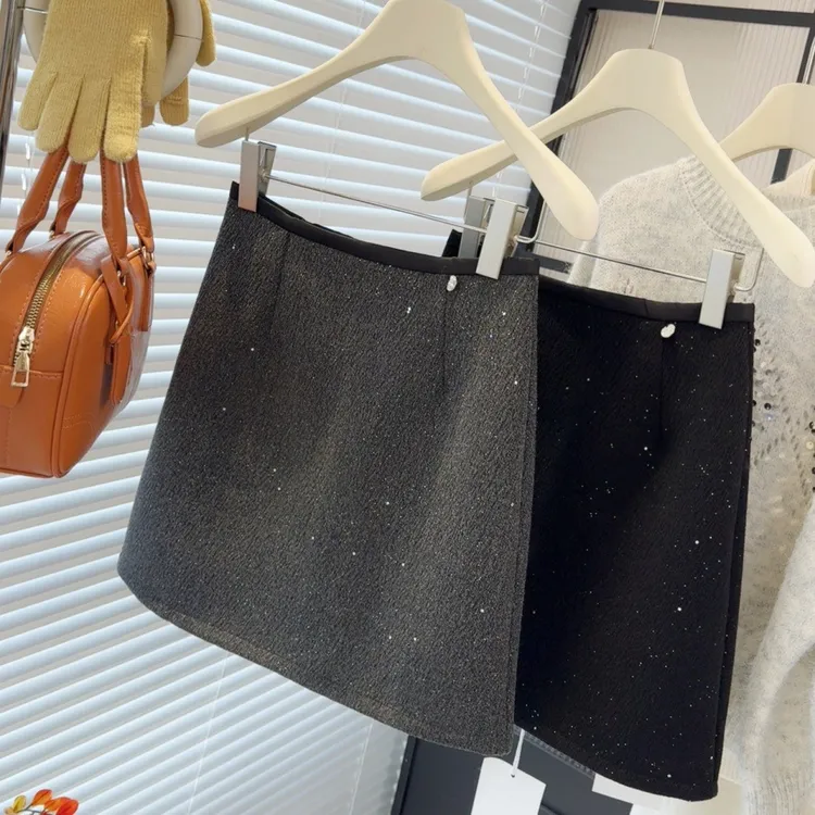 高腰气质小香风亮片半身裙秋冬新款百搭休闲显瘦修身包臀裙短裙子