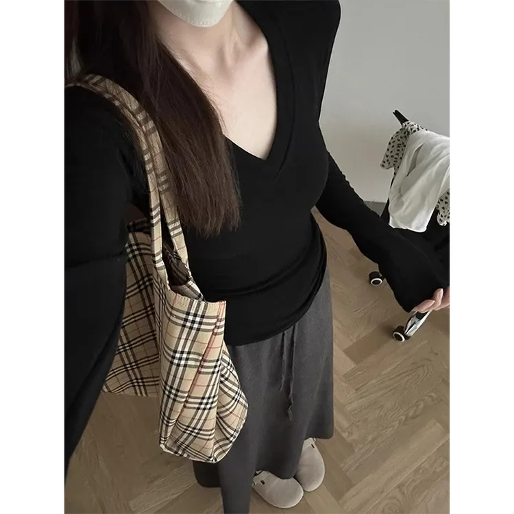 美式v领春季德绒保暖2025新款打底衫女防寒防风辣妹显瘦内搭上衣