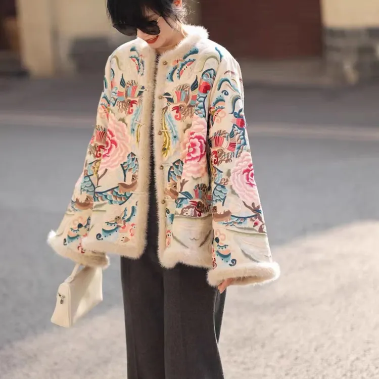 花开富贵 新中式国风时尚重磅刺绣外套环保水貂毛白色刺绣盘扣衣