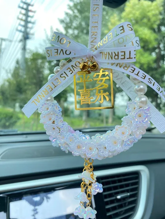 新款风铃兰花高档网红汽车挂件饰品年轻人车载后视镜装饰平安喜乐