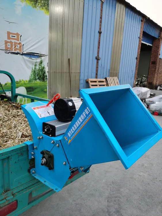 电动车带动防护便携式铡草机，操作移动式铡草机，车载铡草机