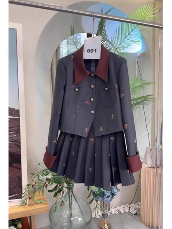 秋季轻奢气质蝴蝶时尚套装女装2024新款高级外套百褶裙炸街两件套