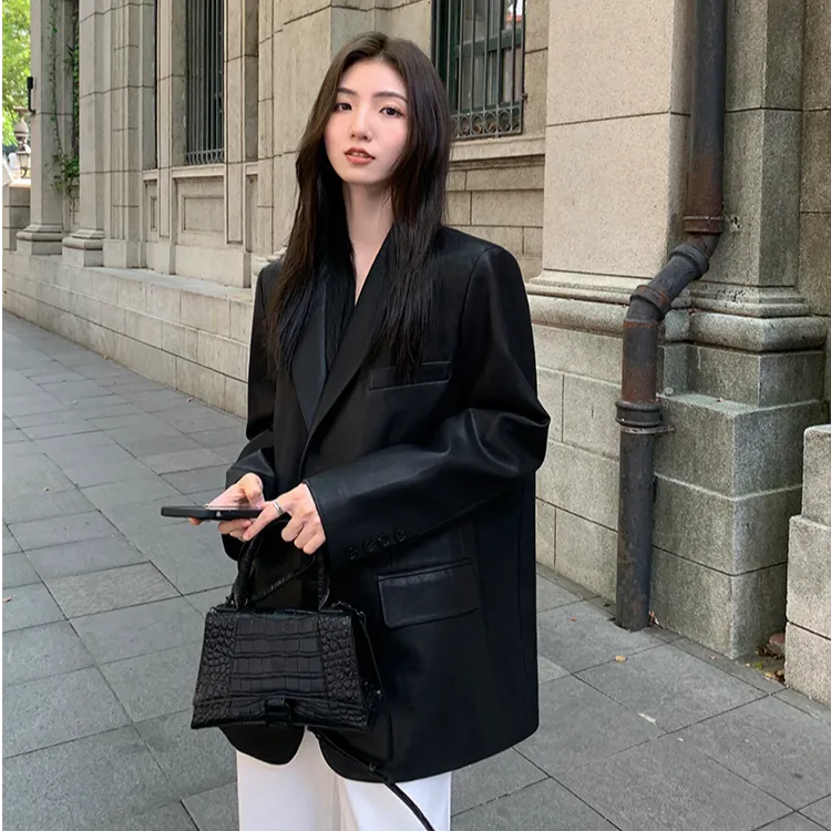 黑色皮衣西装外套女2025秋冬款新款宽松气质高级感垫肩西服超纤皮
