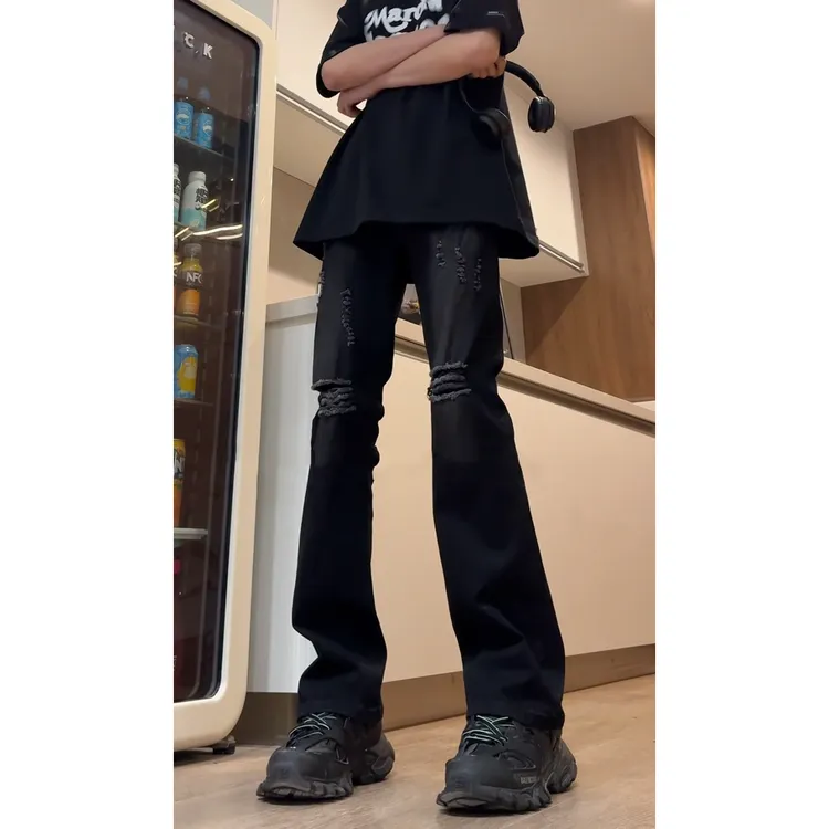 夏季黑色薄款破洞牛仔裤高街修身小直筒设计感显瘦破洞牛仔裤男