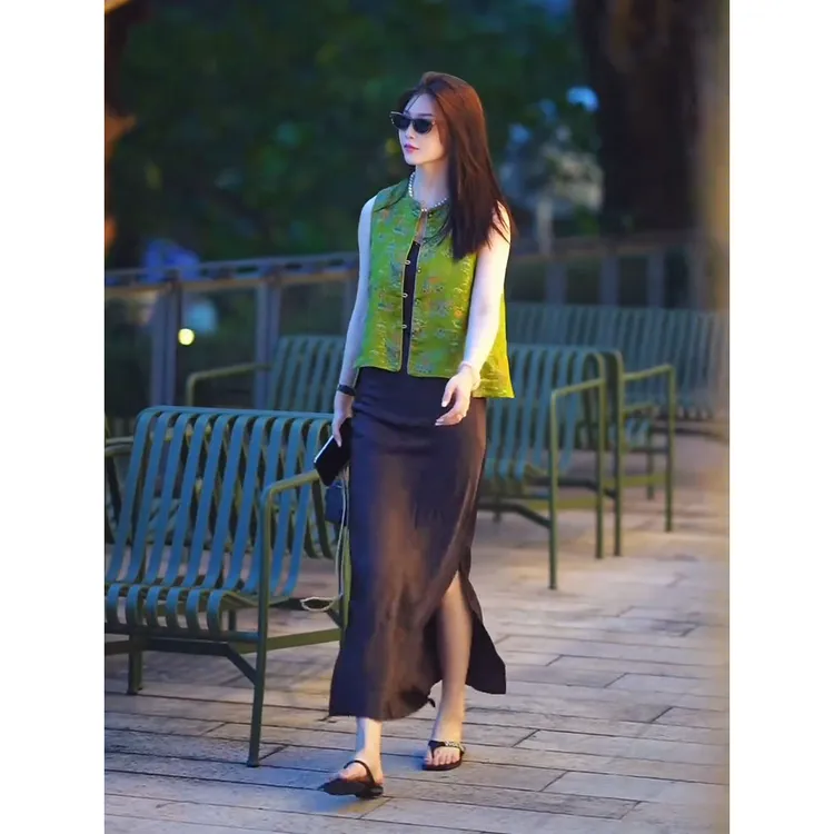 新中式国风盘扣提花绿色时尚黑色吊带连衣裙老钱风松弛感女装贵气