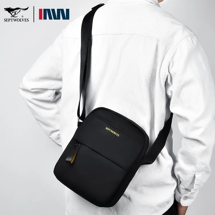 七匹狼单肩背包斜挎包男生潮小包潮牌日系学生包包百搭男包运动男