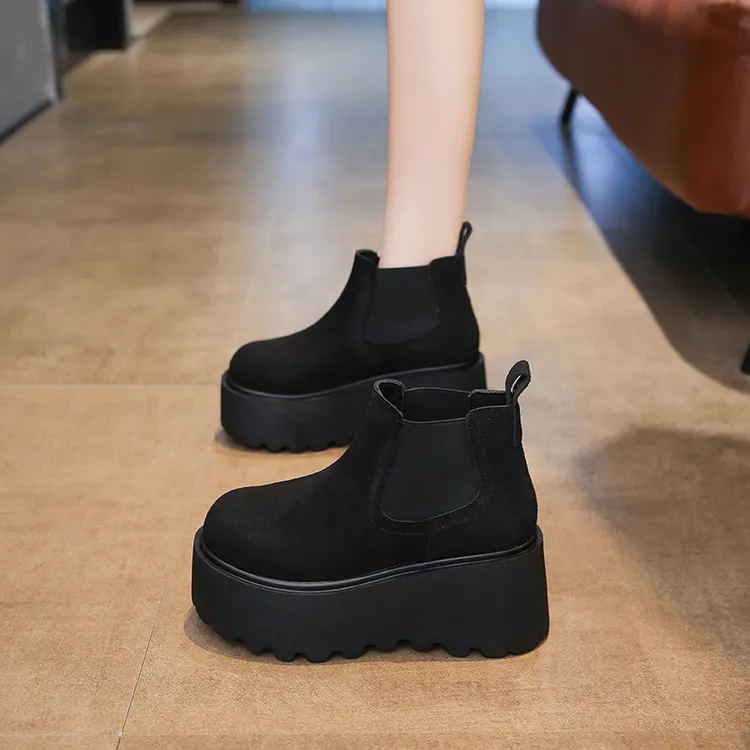 33-39码小个子厚底增高短筒靴子2025秋冬季新款松糕跟ins烟筒女靴