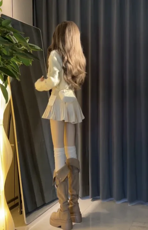 2024秋冬新款温柔小香风雪绒针织开衫女小蛮腰花苞百褶短裙两件套