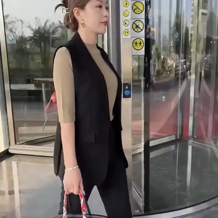 斜纹西装马甲女春秋韩版微胖遮肉显瘦側开叉爆款西服马夹外穿背心