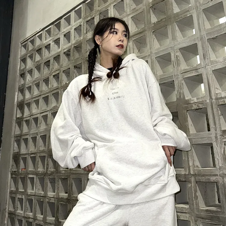 BOUNDARY舒适感一绝的一款衣服街舞反光印花个性卫衣