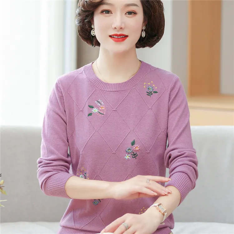 妈妈秋装圆领绣花毛衣中年妇女内搭上衣50岁60中老年人春秋打底衫