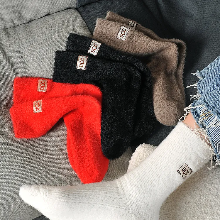 U哥哥后跟刺绣羊咪咪厚款袜子秋冬爆款保暖加厚女士中高筒袜子