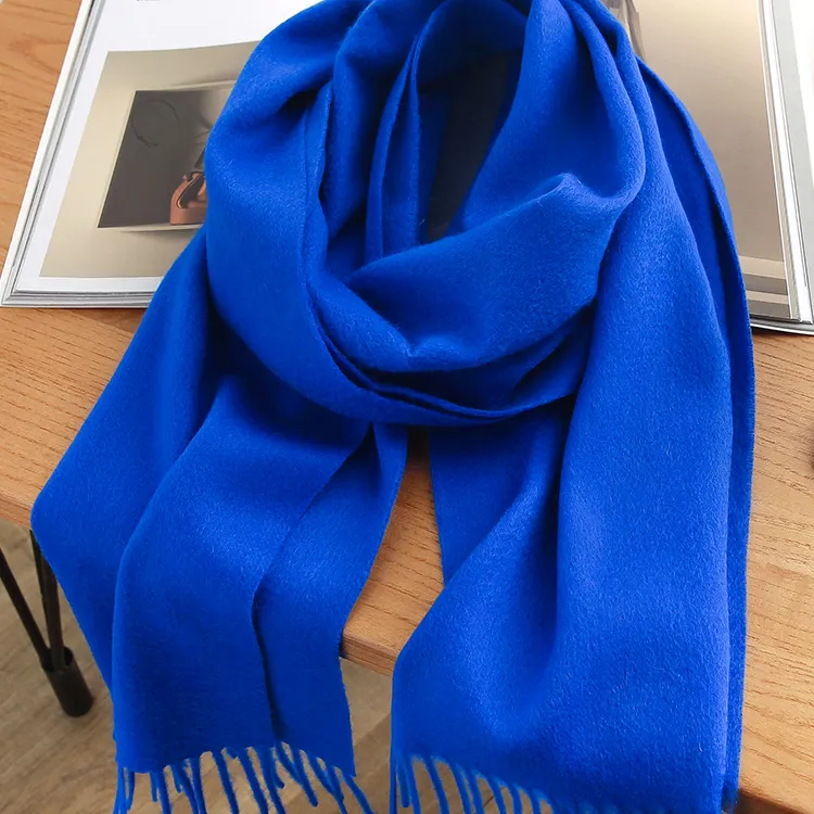冬日气质围巾女保暖防寒显白经典纯色克莱因蓝围巾披肩两用加厚款
