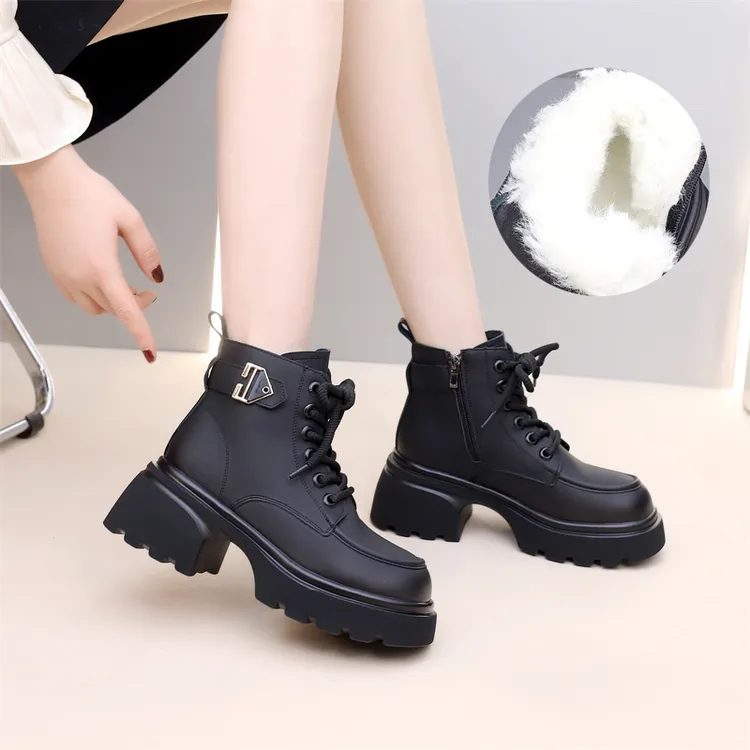 厚底马丁靴女轻便软底2024年秋冬新款英伦风时尚百搭加绒粗跟短靴