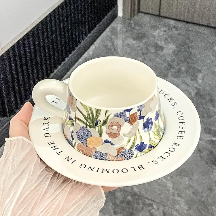 陶瓷咖啡杯碟套装马克杯ins风法式简约花茶杯女生高颜值茶杯