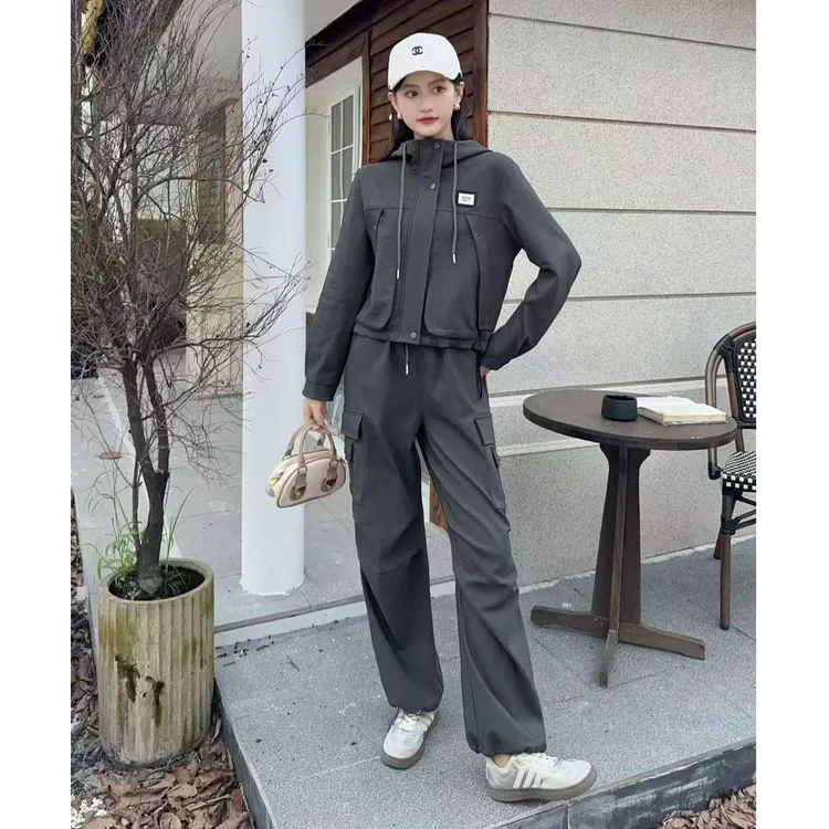 时尚休闲套装秋季2024新款连帽厚款长袖工装外套女束脚裤两件套装