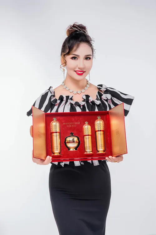 [MANGGUNOR护肤品护肤品套盒套装精华口红玫瑰护肤套盒