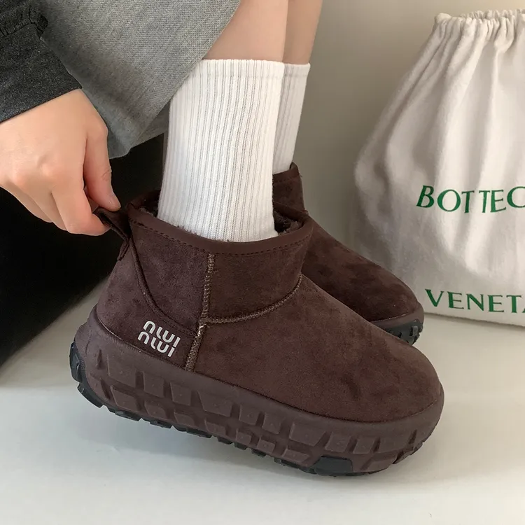 加绒加厚榴莲轮胎底雪地靴女2025新款冬季厚底防滑东北面包棉鞋子