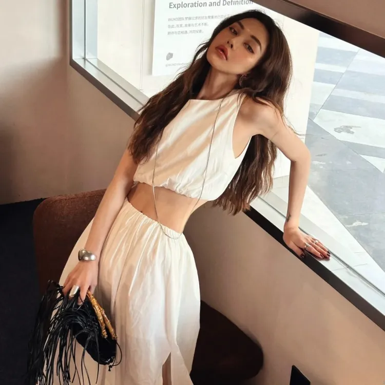 2025夏季新款韩版辣妹性感显瘦短款无袖背心上衣开叉半身裙套装女