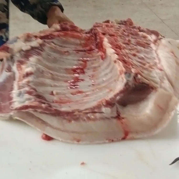 农村纯粮食红薯野草喂养的熟食土猪肉，