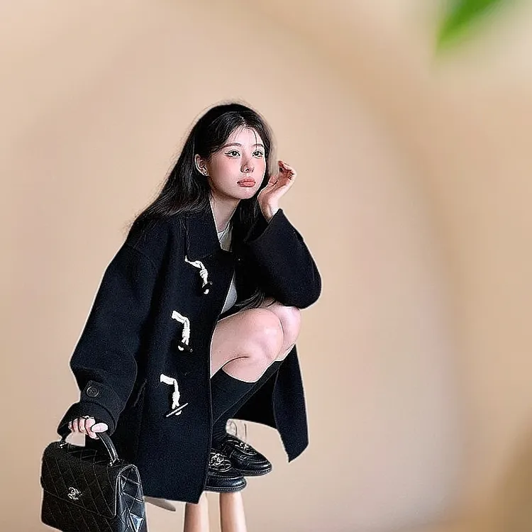 高级感牛角扣短款羊毛呢外套女秋冬季新款夹棉加厚小个子呢子大衣