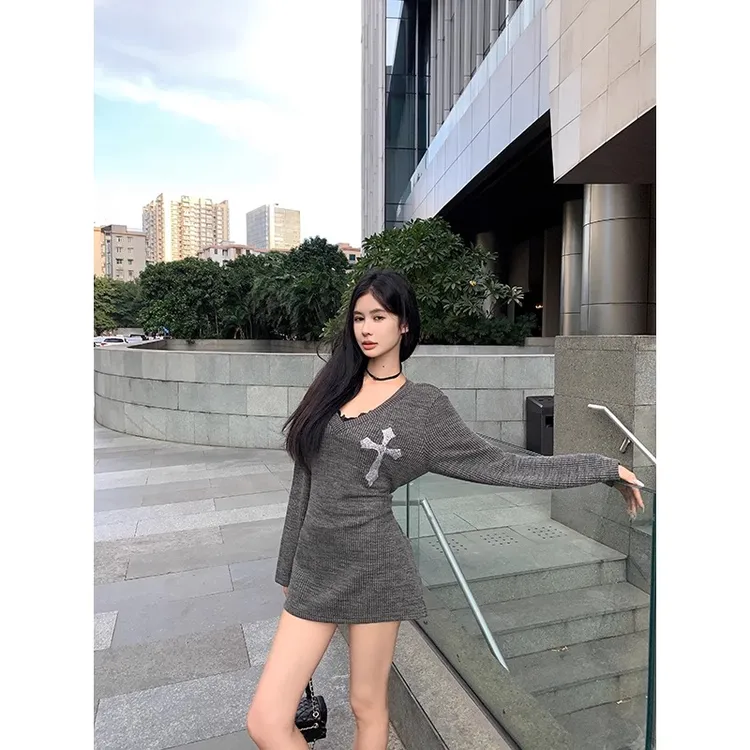 pinkmoon|| 辣妹风十字架连衣裙女秋季设计感系带收腰包臀裙