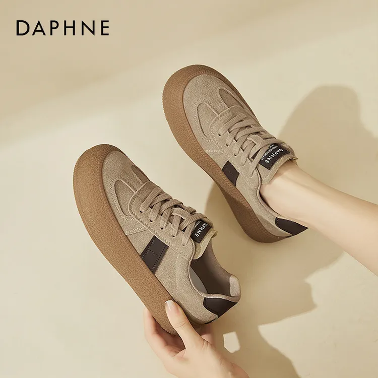达芙妮厚底增高德训鞋女2025夏季新款美拉德时尚平底驼色休闲板鞋