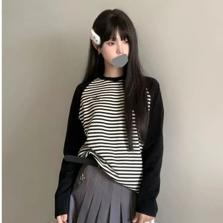 美式插肩长袖t恤女早秋穿搭字母刺绣拼接休闲黑白条纹上衣慵懒风