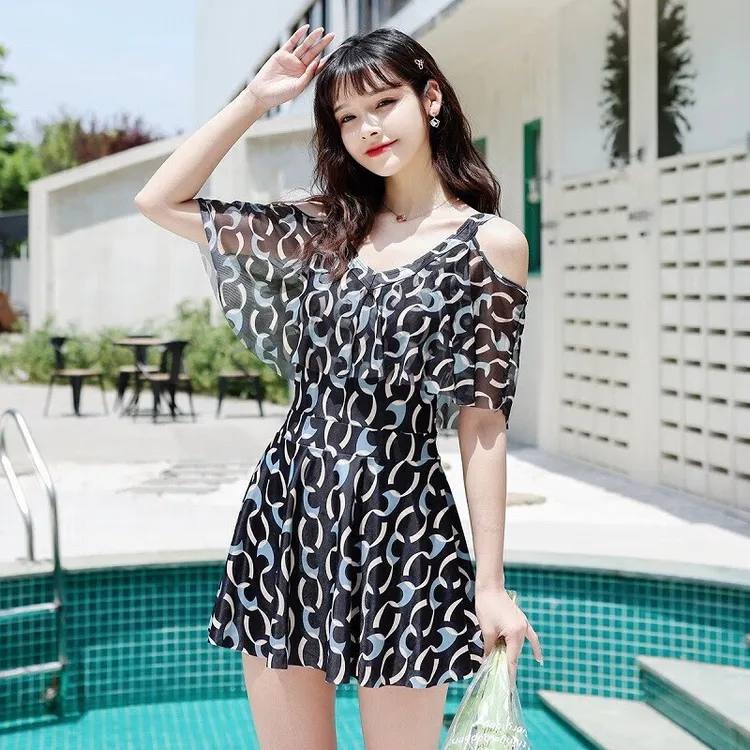 宜肤泳衣女款2025新款大码微胖女孩胖mm遮肉显瘦性感连体平角泳装