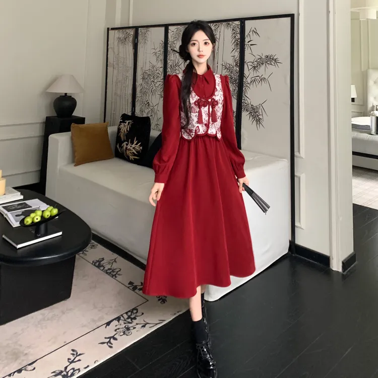 大码新中式国风红色马甲背心连衣裙女秋冬季胖mm穿搭套装礼服裙子