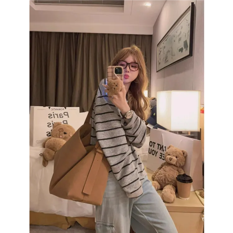 浅灰色条纹长袖内搭T恤女慵懒风宽松加厚打底衫