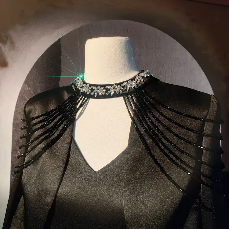 气质时尚百搭性感黑色镂空轻奢重工枝丫水晶流苏假领子AZ133