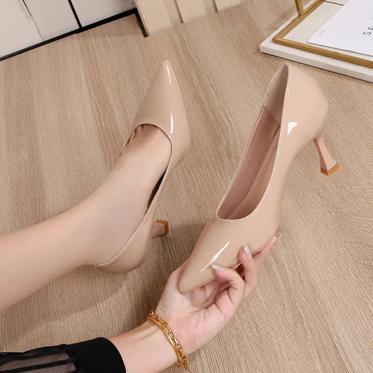裸色浅口春秋小众尖头单鞋新款不累脚高跟职业百搭时髦洋气女鞋