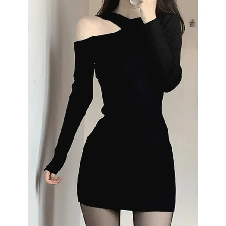 2025新款早秋穿搭黑色长袖连衣裙子女修身辣妹针织内搭包臀短裙