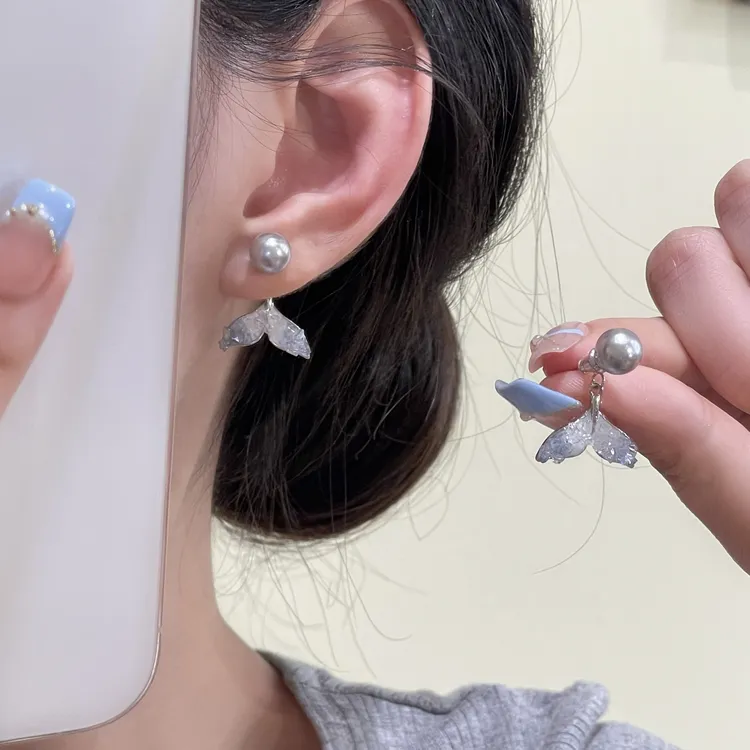 韩芸汐 A-162渐变蓝色鱼尾珠珠设计感耳环