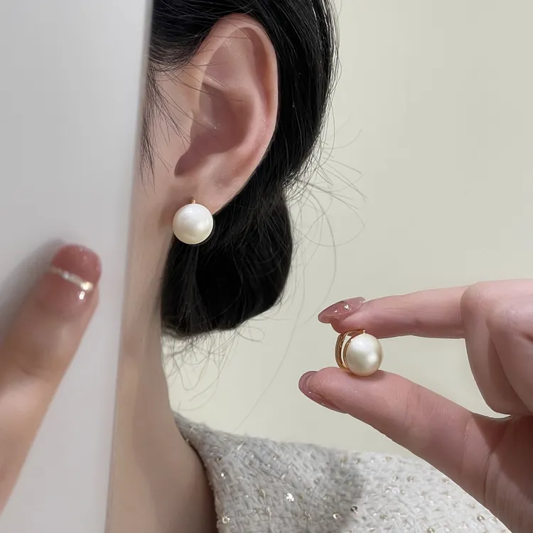 韩芸汐 韩芸汐 A-160 白色正圆珠耳扣经典百搭高级感耳饰