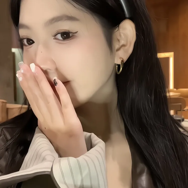 韩芸汐  A-316 金色简约百搭小众耳圈