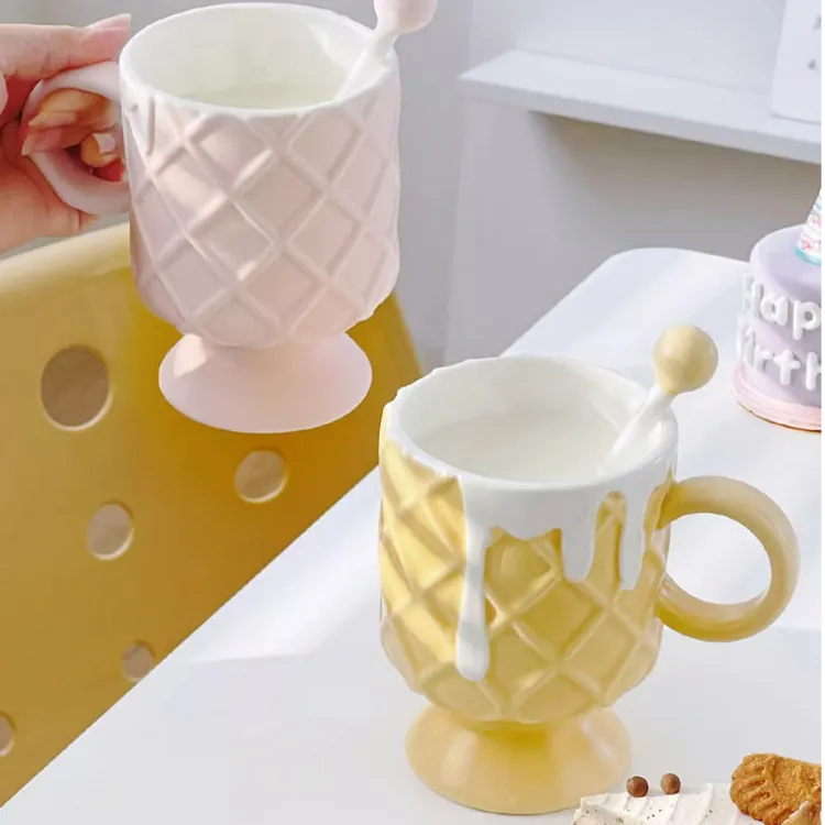 冰淇淋杯高颜值马克杯女生陶瓷杯子高脚水杯家用早餐杯带勺咖啡杯