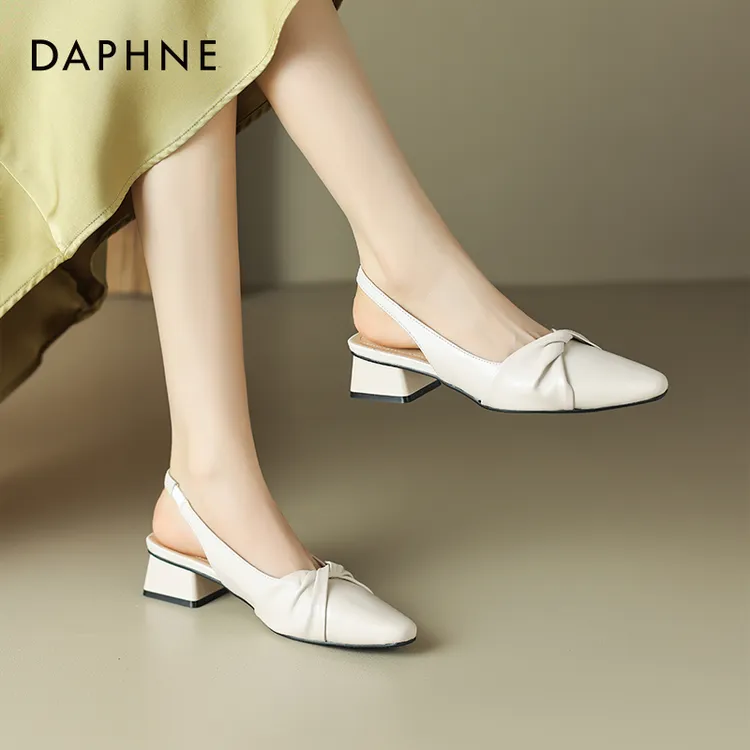 达芙妮气质时尚女鞋2025新款软面包头不累脚凉鞋女夏季外穿配裙